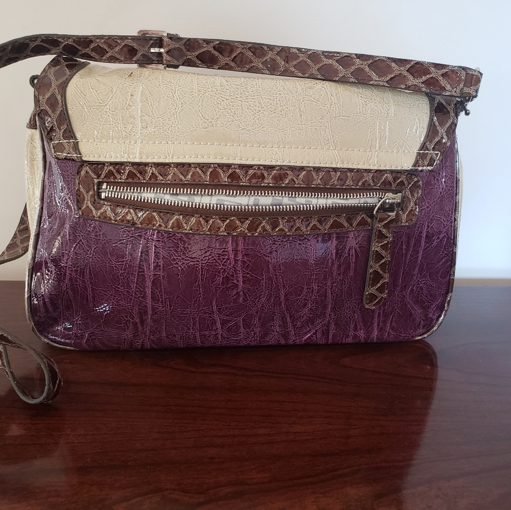Guess Purse - Picture 3 of 4
